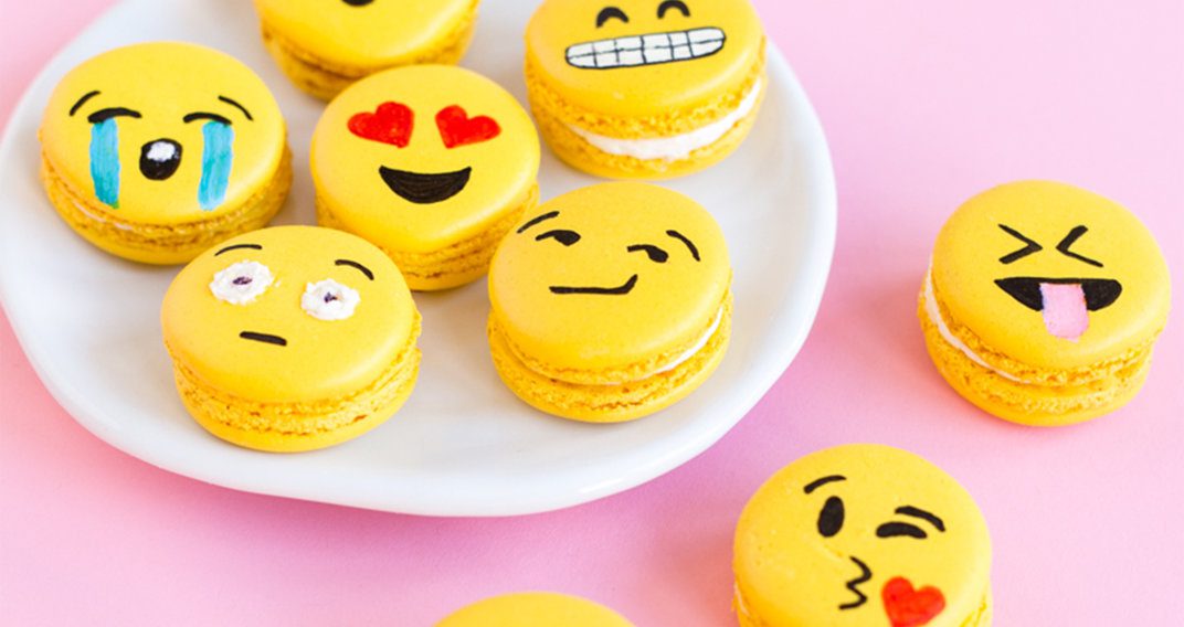 World Emoji Day : où sont les drapeaux bretons, les capotes et le camembert ?!