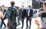 Le Premier ministre Jean Castex et le président du Medef Geoffroy Roux de Bézieux arrivent à la REF le 26 août 2020.
